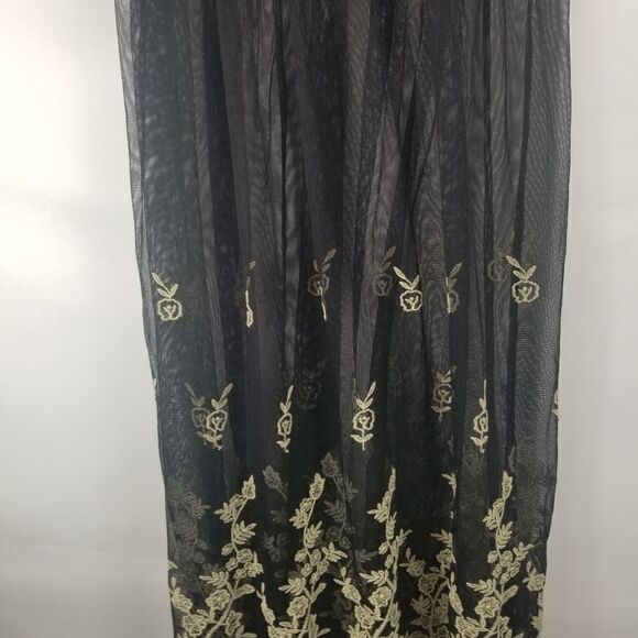 Gypsies Junkies Semi Sheer Floral Embroidery Skirt - Picture 3 of 8